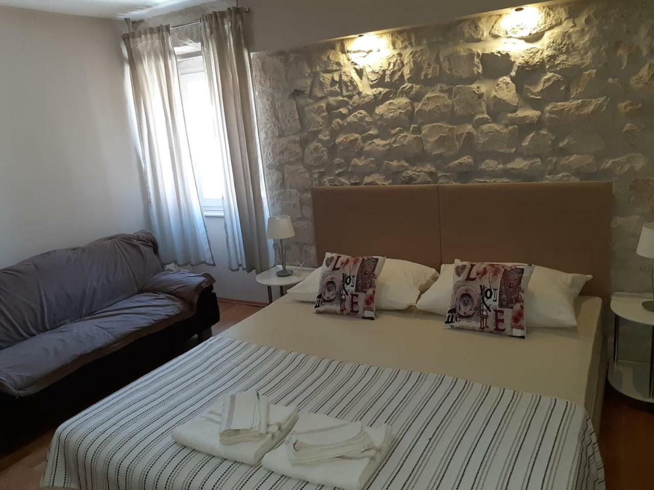 Carol Rooms Trogir Exterior photo